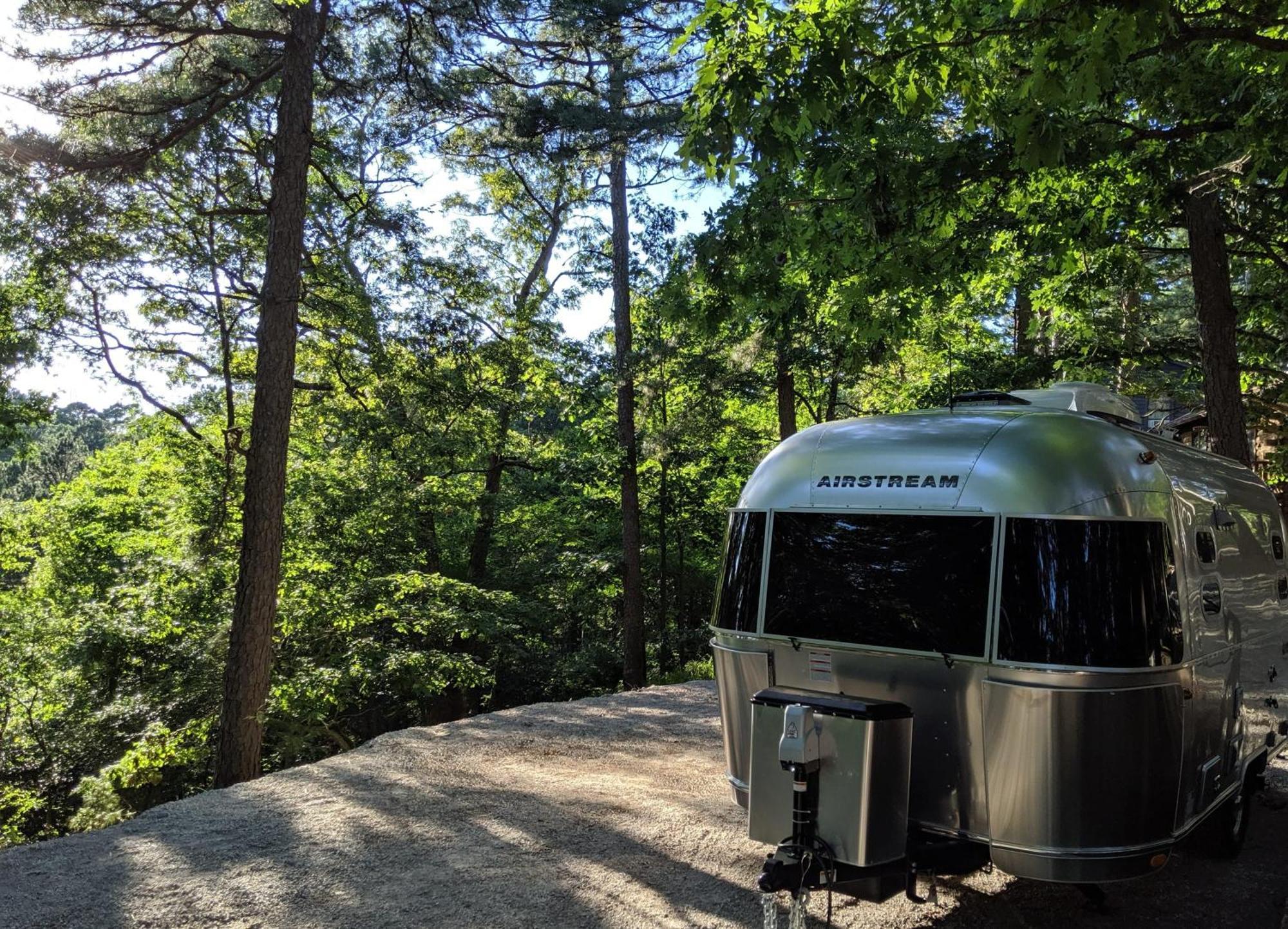 Airstream Caravel 2020 Loblolly Pines Adventure Camp Hotel Eureka Springs Buitenkant foto